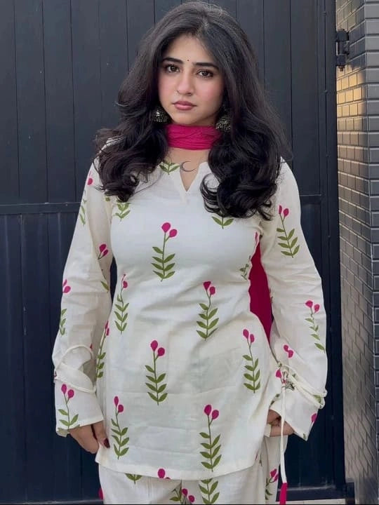 Ivory Floral Printed Cotton Kurta Pant & Dupatta Set
